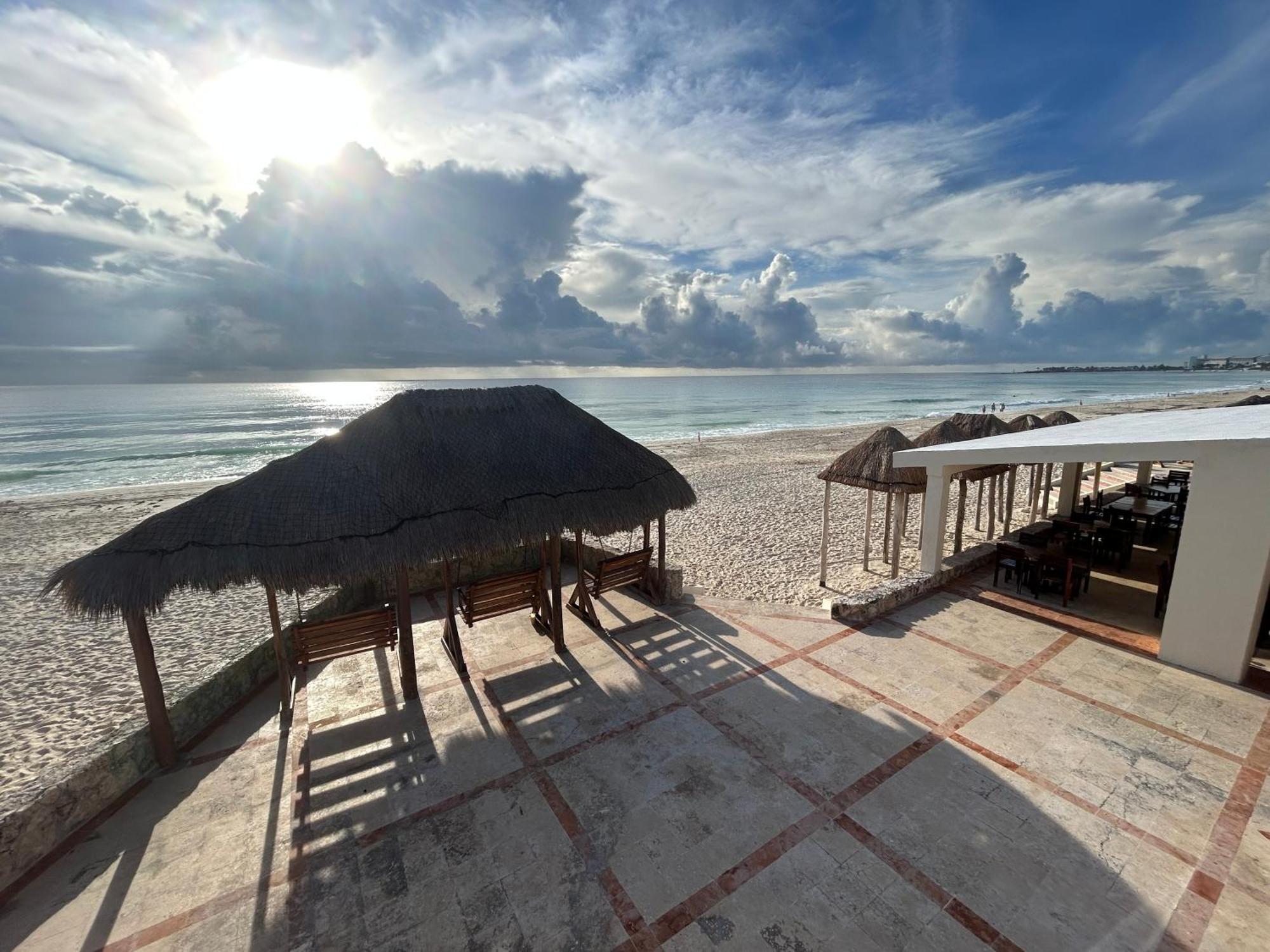 Solymar Beach Condos Cancún Exterior foto